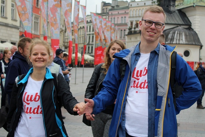 Studniówka "Szlachetnej Paczki" i "Akademii Przyszłości" w Krakowie