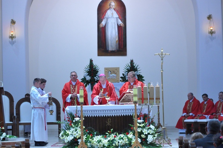 Erygowanie Drogi Krzyżowej w Słopnicach