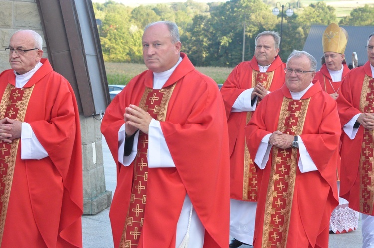 Erygowanie Drogi Krzyżowej w Słopnicach