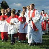 Duszpasterze i parafianie ze Starego Bielska przygotowali uroczystości pod krzyżem na Trzech Lipkach