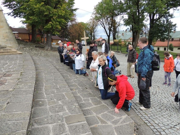 Przyszliśmy do Maryi z pustymi rękami