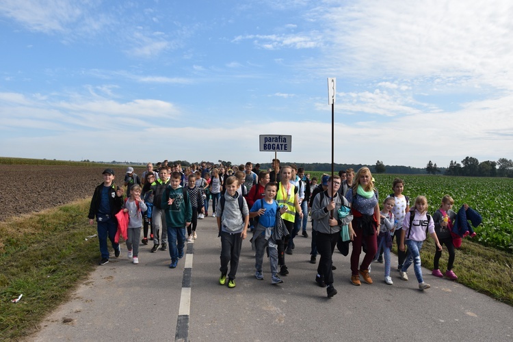 Pielgrzymka dzieci. Część 1