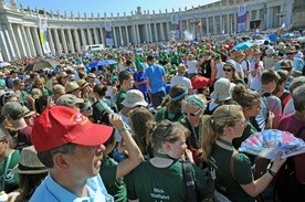 Młodzi chcą być angażowani na stałe w watykańskie instytucje