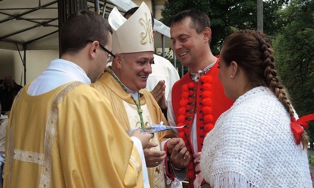 Rodziny złożyły ofiarę na dzieła miłosierdzia Caritas