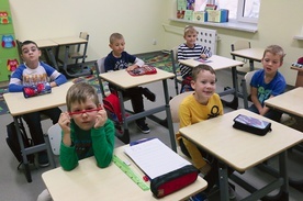 Uczniowie rozpoczęli naukę w nowej szkole. 