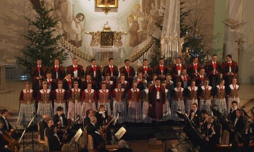 Kolędowy koncert zespołu "Sląsk" w Pogórzu