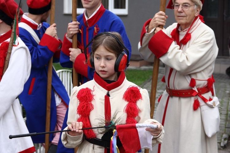 "Pola Chwały": Msza św. i parada wojskowa