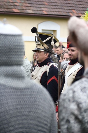 "Pola Chwały": Msza św. i parada wojskowa