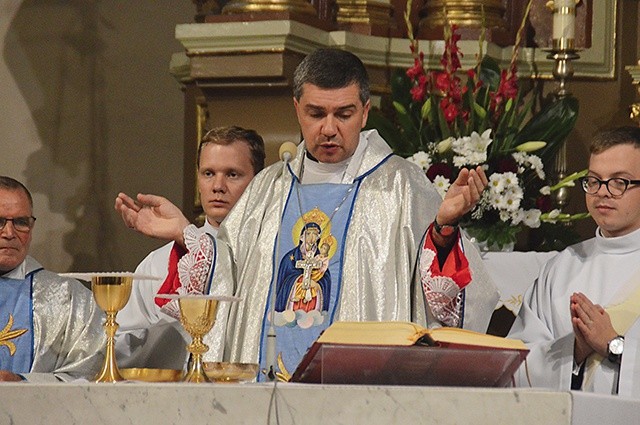 Podczas dnia wspólnoty Eucharystii przewodniczył bp Wojciech Osial. 