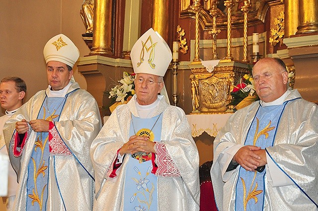 Zgodnie z tradycją w centrum wydarzenia była uroczysta Eucharystia.