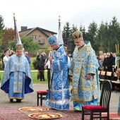 ▼	Biały Bór, 24 września – Boskiej Liturgii przewodniczyli: metropolita przemysko-warszawski abp Eugeniusz Popowicz oraz ordynariusz eparchii wrocławsko-gdańskiej bp Włodzimierz Juszczak.