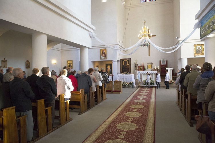 Maryja pozostaje w Miąsem. Chce odwiedzić każdą rodzinę