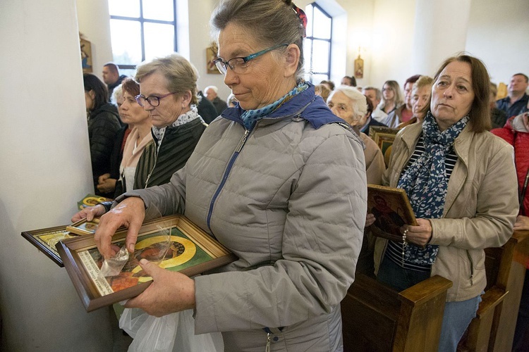 Maryja pozostaje w Miąsem. Chce odwiedzić każdą rodzinę