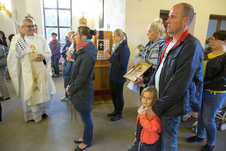 Maryja pozostaje w Miąsem. Chce odwiedzić każdą rodzinę