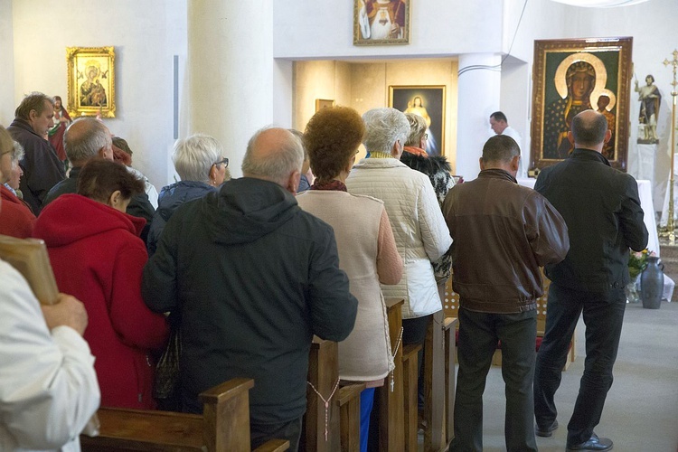 Maryja pozostaje w Miąsem. Chce odwiedzić każdą rodzinę