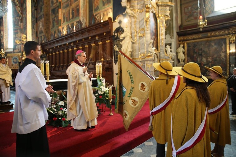 Ze znakiem św. Ambrożego