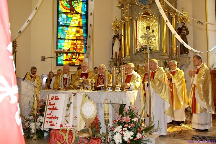 Złoty jubileusz kapłaństwa ks. Eugeniusza Nycza w Porąbce