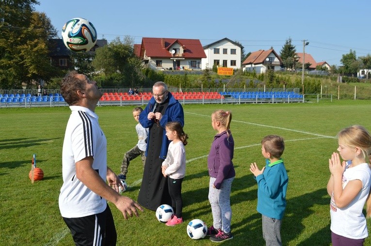 Podbijanie Wielkiego Różańca w Rzeszotarach 