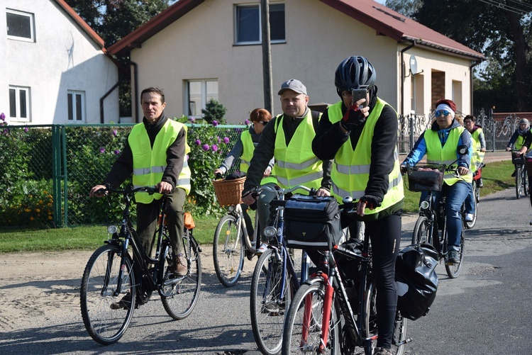 Rowerowa pielgrzymka do Domaniewic