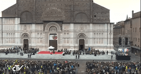 Franciszek w Bolonii: Prawdziwa pomoc to praca i godność