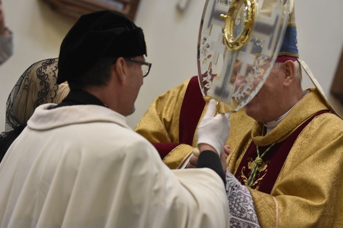 Koronacja fresku Matki Miłosierdzia w Dzierżoniowie