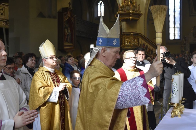 Koronacja fresku Matki Miłosierdzia w Dzierżoniowie