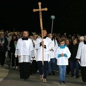 Różańcowa procesja w parafii Matki Odkupiciela