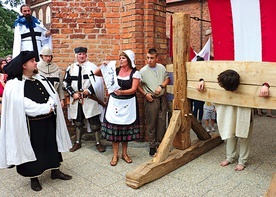 Mieszkańcy Pasłęka przynajmniej raz w roku przenoszą się do wieków średnich. Dzieje się tak podczas jarmarku św. Bartłomieja.