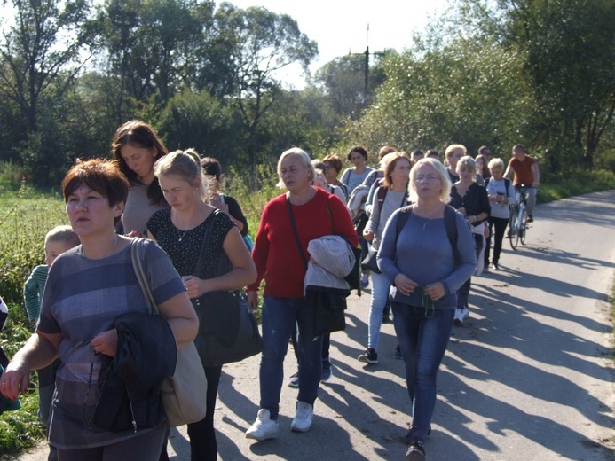 Z Gnojnika pieszo do Porąbki Uszewskiej