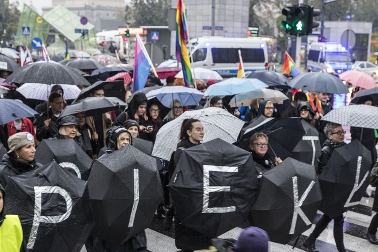 Co na sztandarach feministek? Matka Boża i aborcja