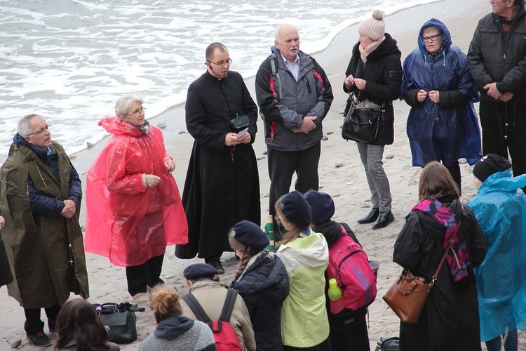 Różaniec do Granic na plaży w Ustce