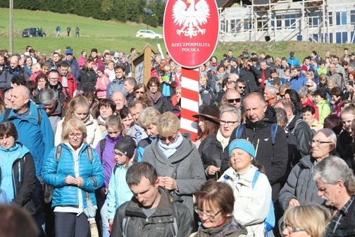 Na modlitwie zebrało się przy granicznym słupie ponad 600 osób...