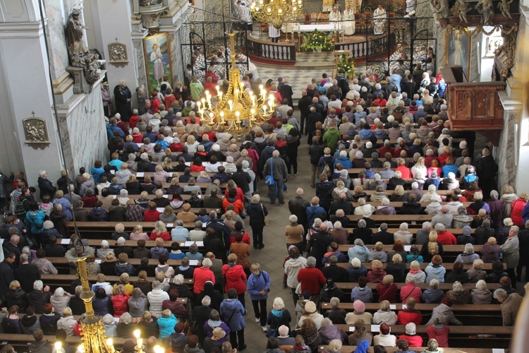 Pielgrzymka, różaniec i córka świętej