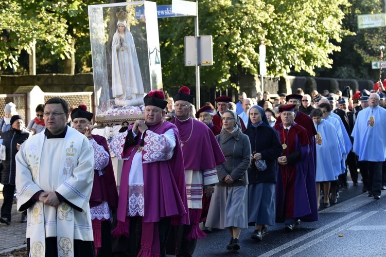 Ostatnia procesja fatimska z parafii pw. św. Andrzeja Boboli