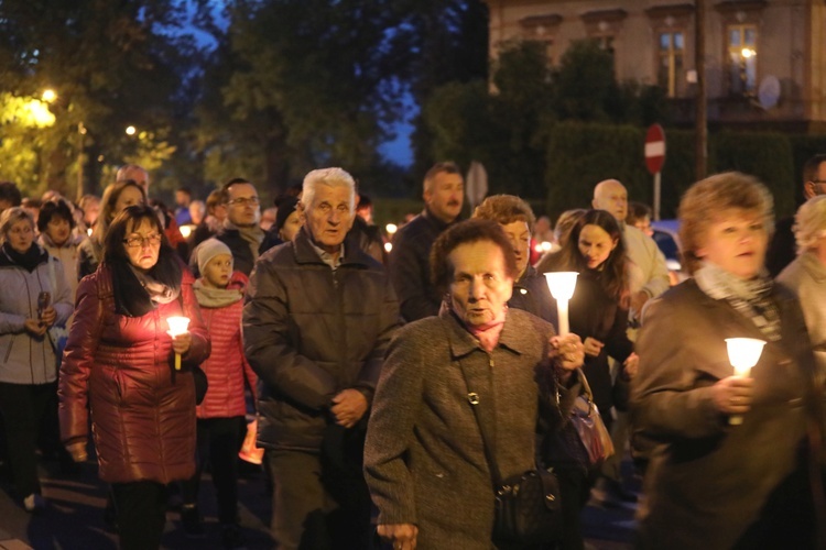 Różańcowa procesja fatimska w Czechowicach-Dziedzicach