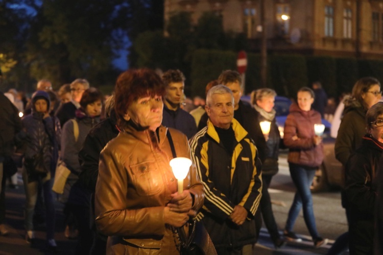 Różańcowa procesja fatimska w Czechowicach-Dziedzicach