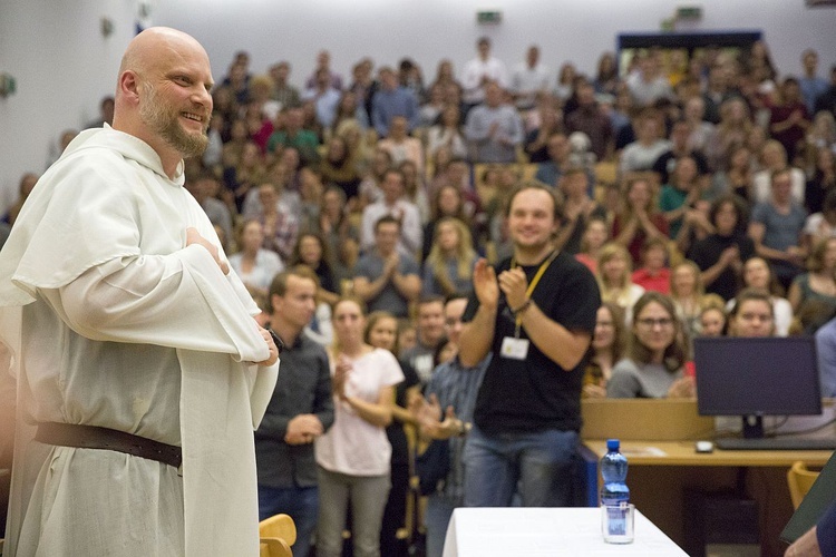 O. Szustak na SGGW. Sześć i pół rady na szczęśliwe małżeństwo