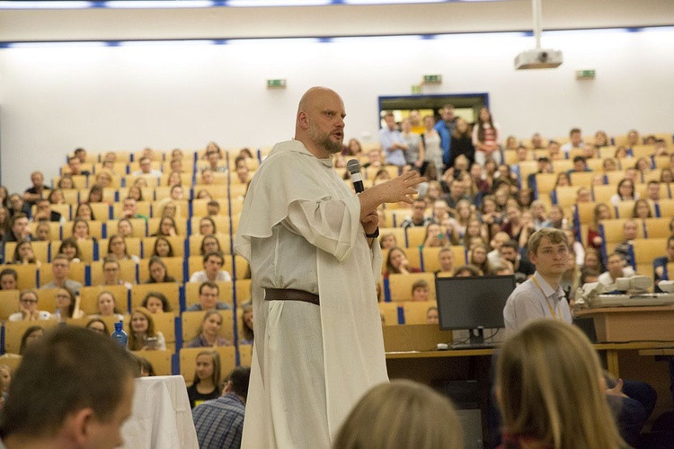 O. Szustak na SGGW. Sześć i pół rady na szczęśliwe małżeństwo