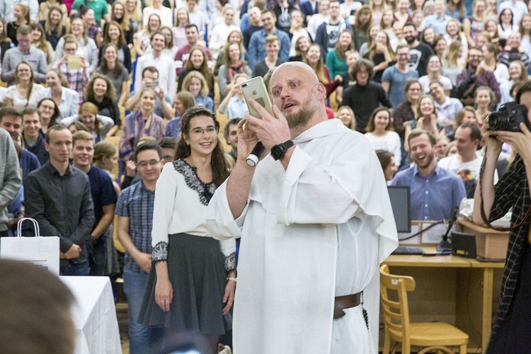 O. Szustak na SGGW. Sześć i pół rady na szczęśliwe małżeństwo