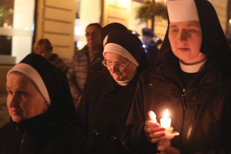 Poświęcenie figury MB Fatimskiej u św. Marii Magdaleny w Cieszynie