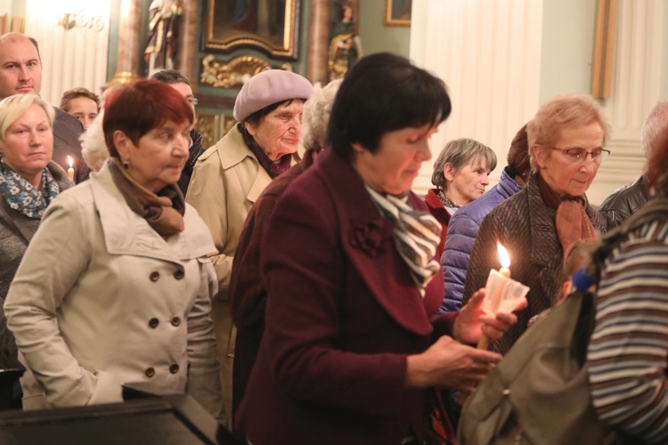 Poświęcenie figury MB Fatimskiej u św. Marii Magdaleny w Cieszynie