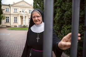 – Wciąż zgłaszają się do nas dzieci wojenne, szukające swoich śladów − wyjaśnia s. Teresa Antonietta Frącek.