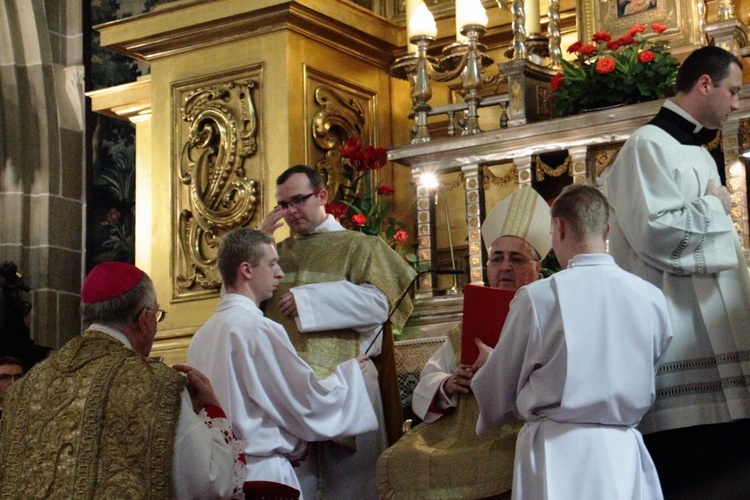 Uroczystość nałożenia paliusza abp. Markowi Jędraszewskiemu