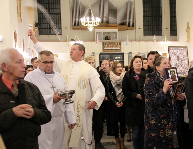 Mińska parafia św. Antoniego z Padwy pożegnała ikonę 