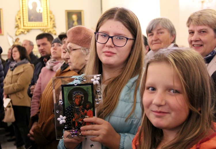 Mińska parafia św. Antoniego z Padwy pożegnała ikonę 