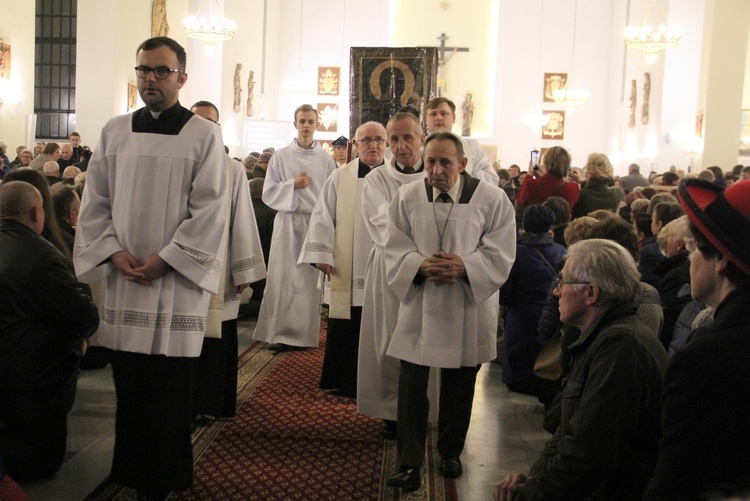 Mińska parafia św. Antoniego z Padwy pożegnała ikonę 