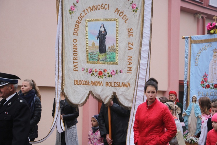 Wprowadzenie relikwii św. Jana Pawła II do parafii w Bobrownikach