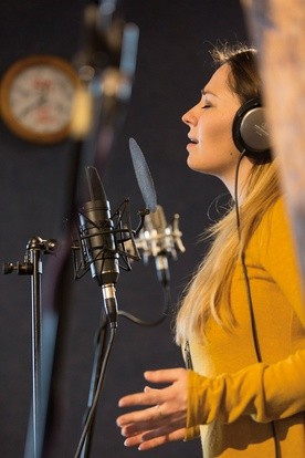 Gabriela Gąsior, wokalistka gospel, jedna z boheterek książki „Boża pasja”.