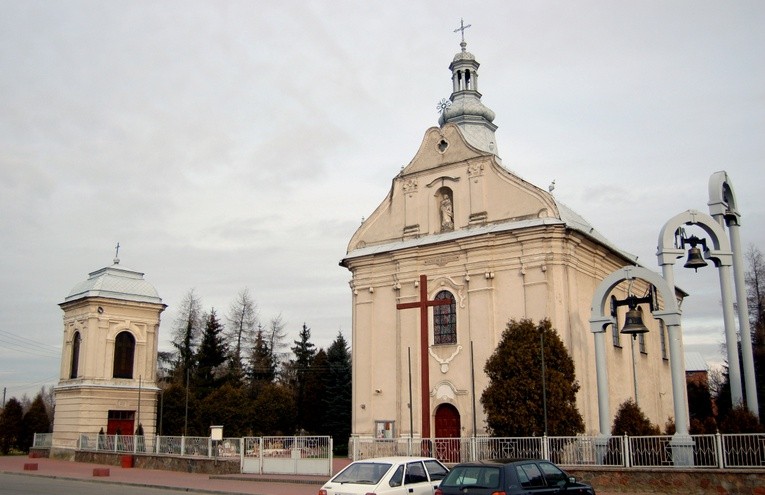 Kościół parafialny w Zakrzewie, miejsce modlitwy rodziny Wieczorków