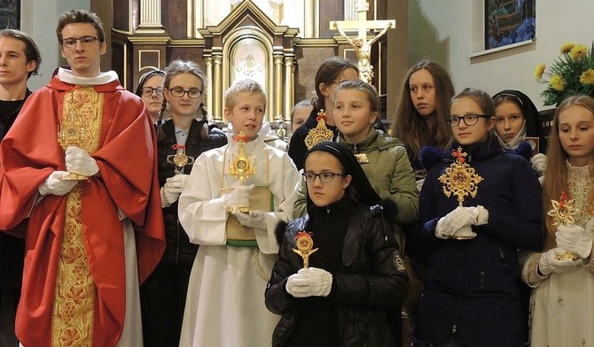 Młodzi z Lipnika przywieźli relikwie aż 25 świętych i błogosławionych